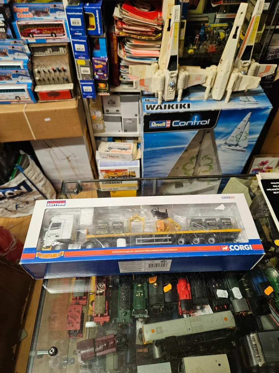 Corgi DAF Tractor Unit and Trailer 1.50 - Image 1