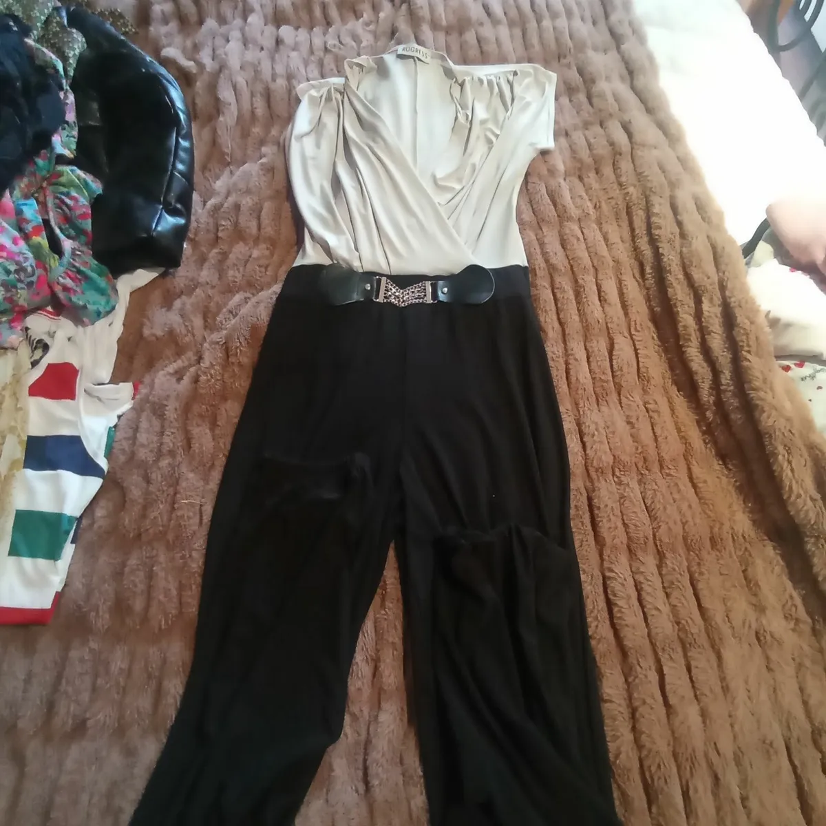 Ladies clothes bundle - Image 1