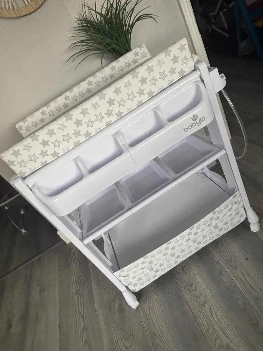 Baby changing unit - Image 2