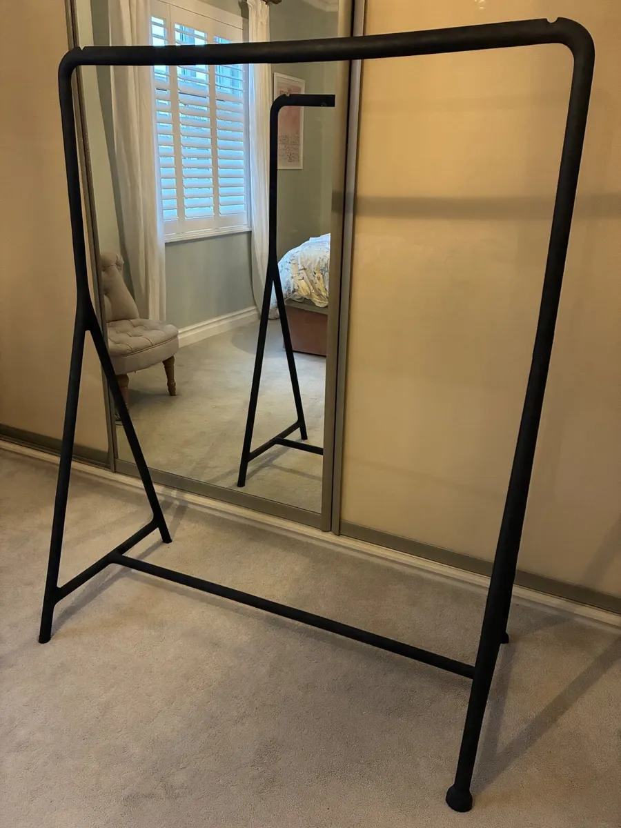 Clothes rail - Image 1