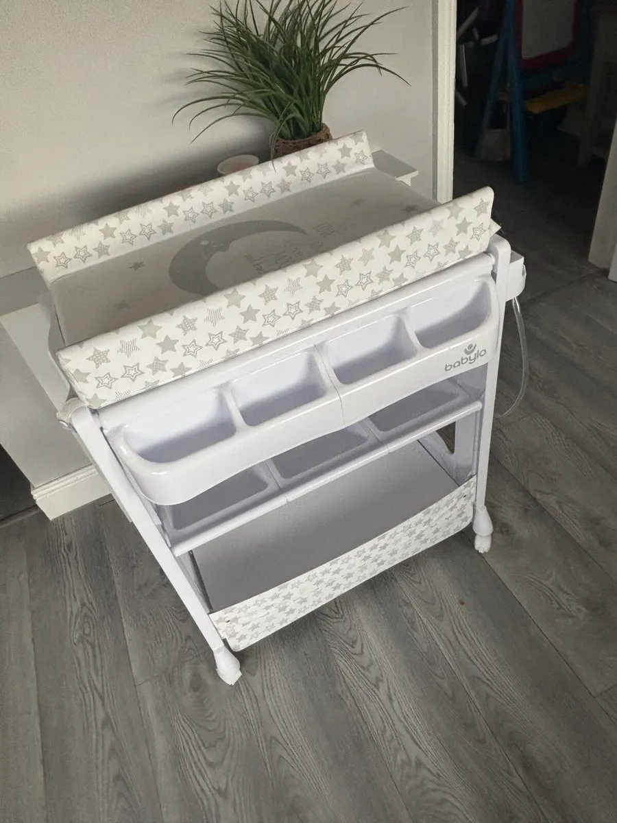 Baby changing unit - Image 3