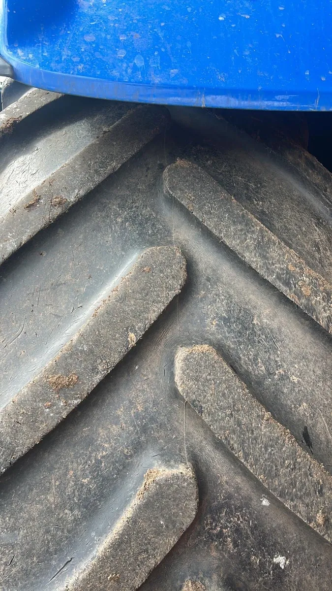 Michelin Tractor Tyres 650/65/42  front 600/65/28 - Image 1