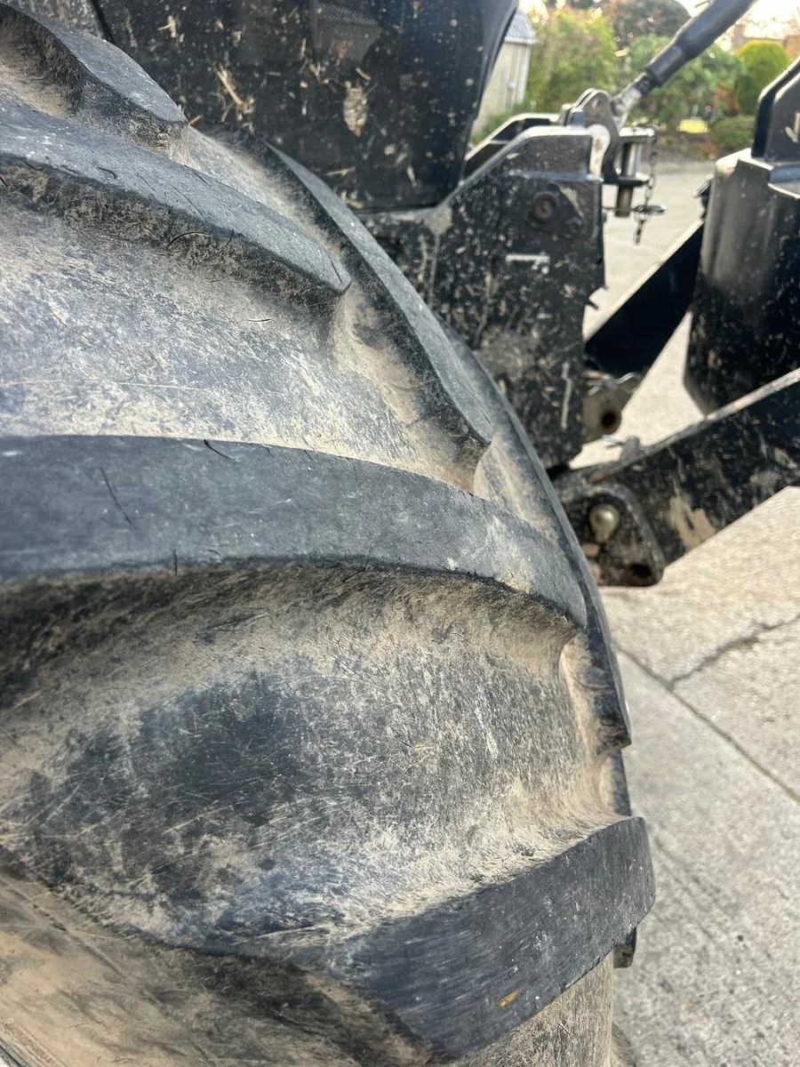 Michelin Tractor Tyres 650/65/42  front 600/65/28 - Image 4