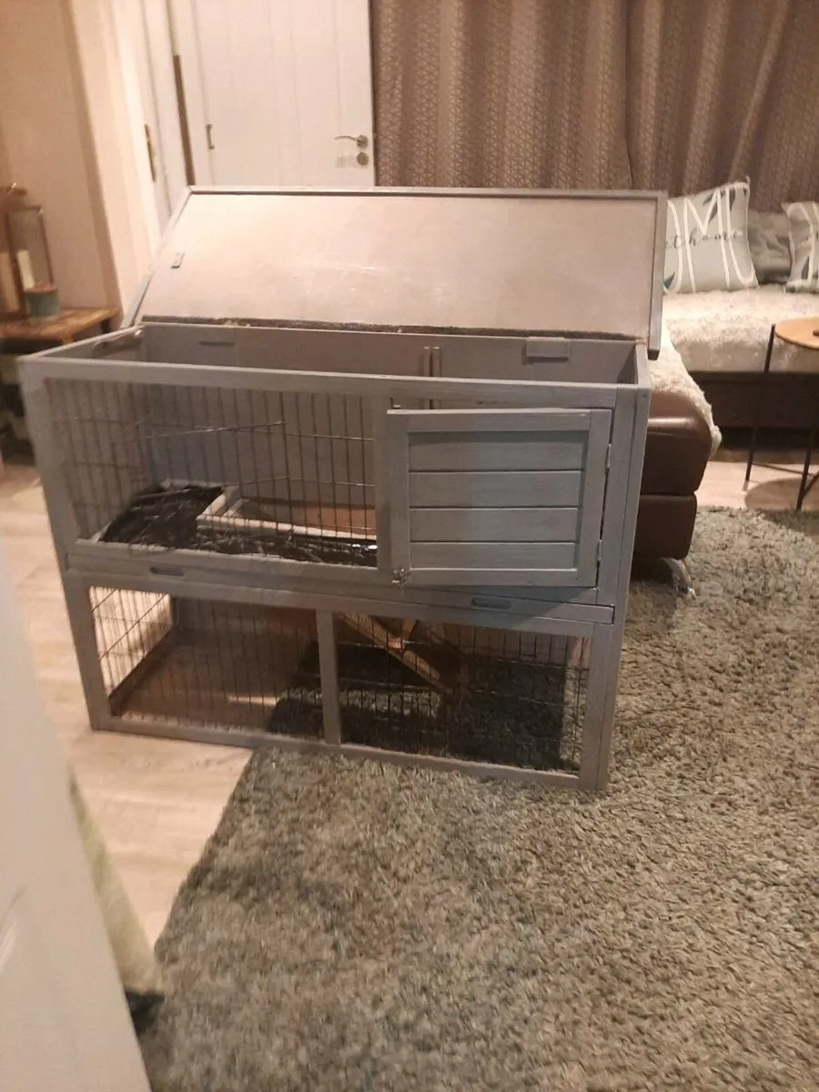 Rabbit hutch - Image 1
