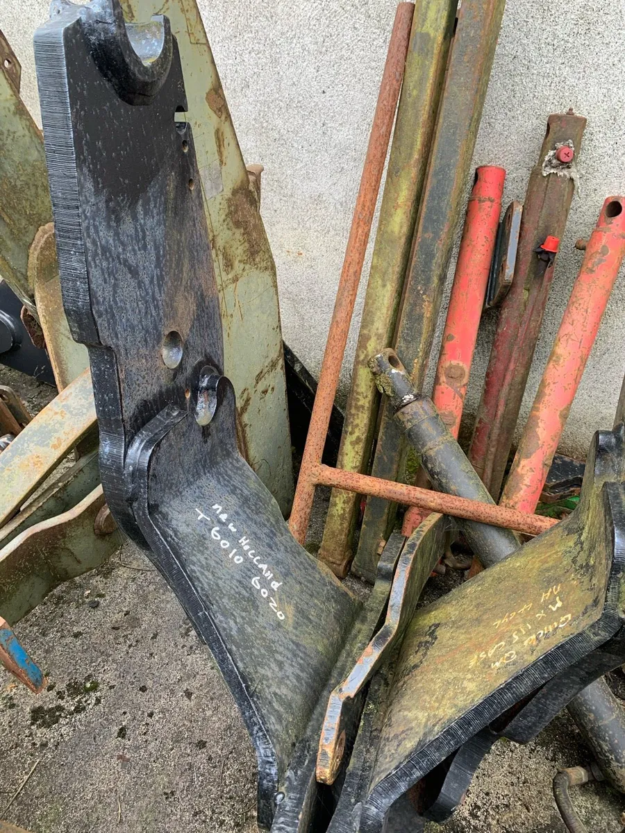 Loader. brackets . - Image 3
