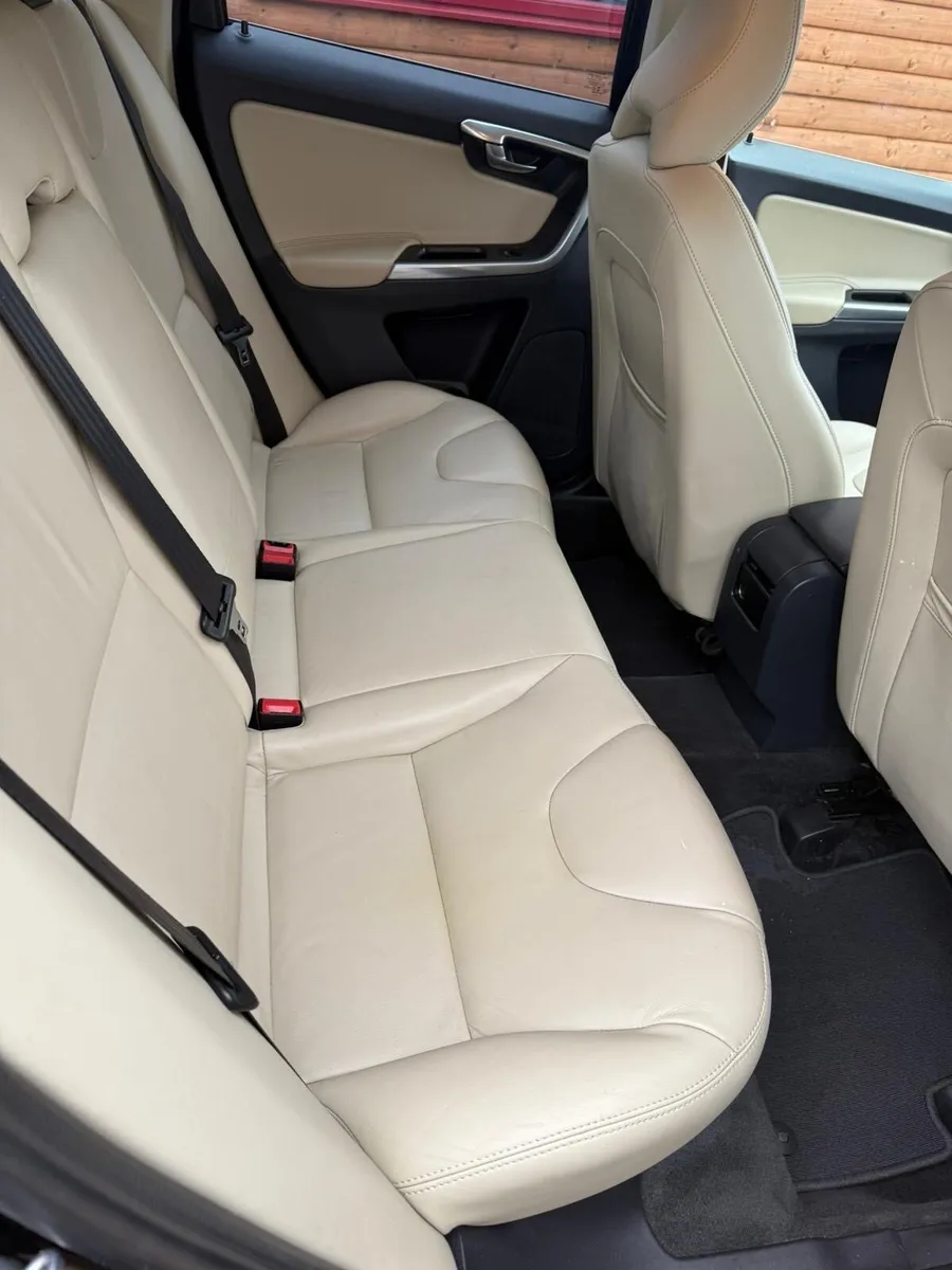 Volvo xc60 - Image 3