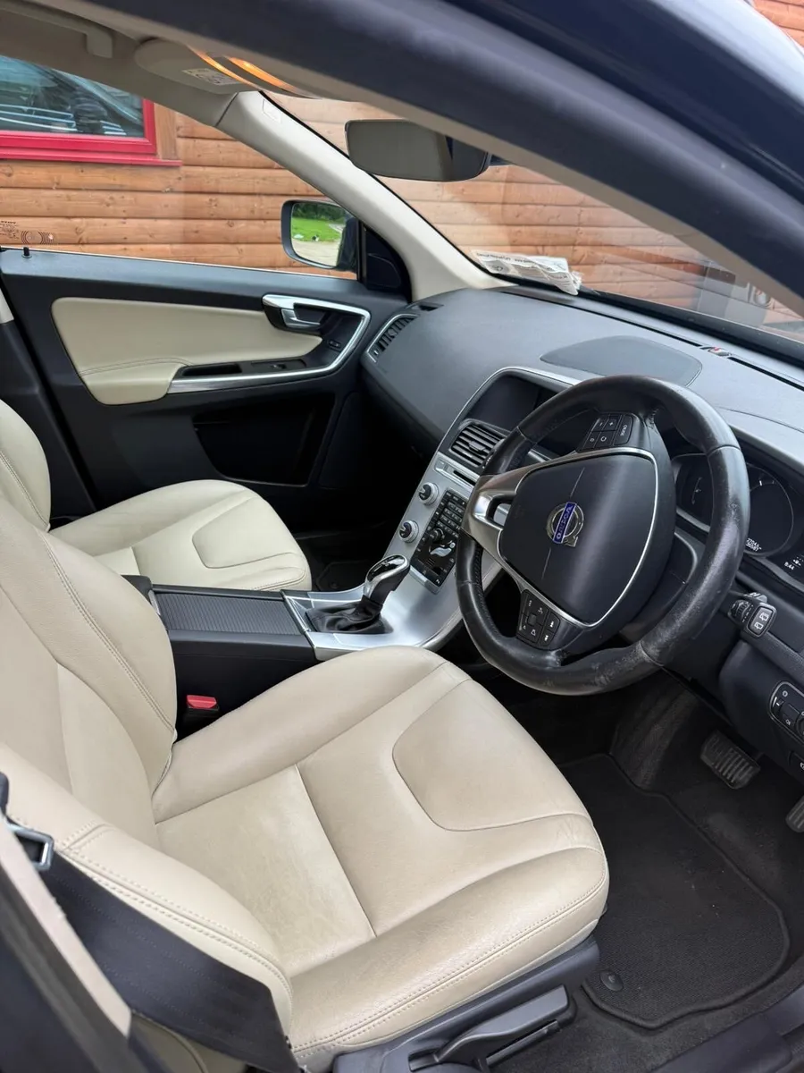 Volvo xc60 - Image 4