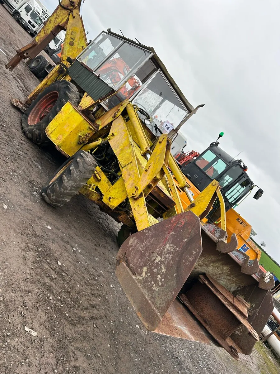 Whitlock 370 loader Ford engine - Image 2