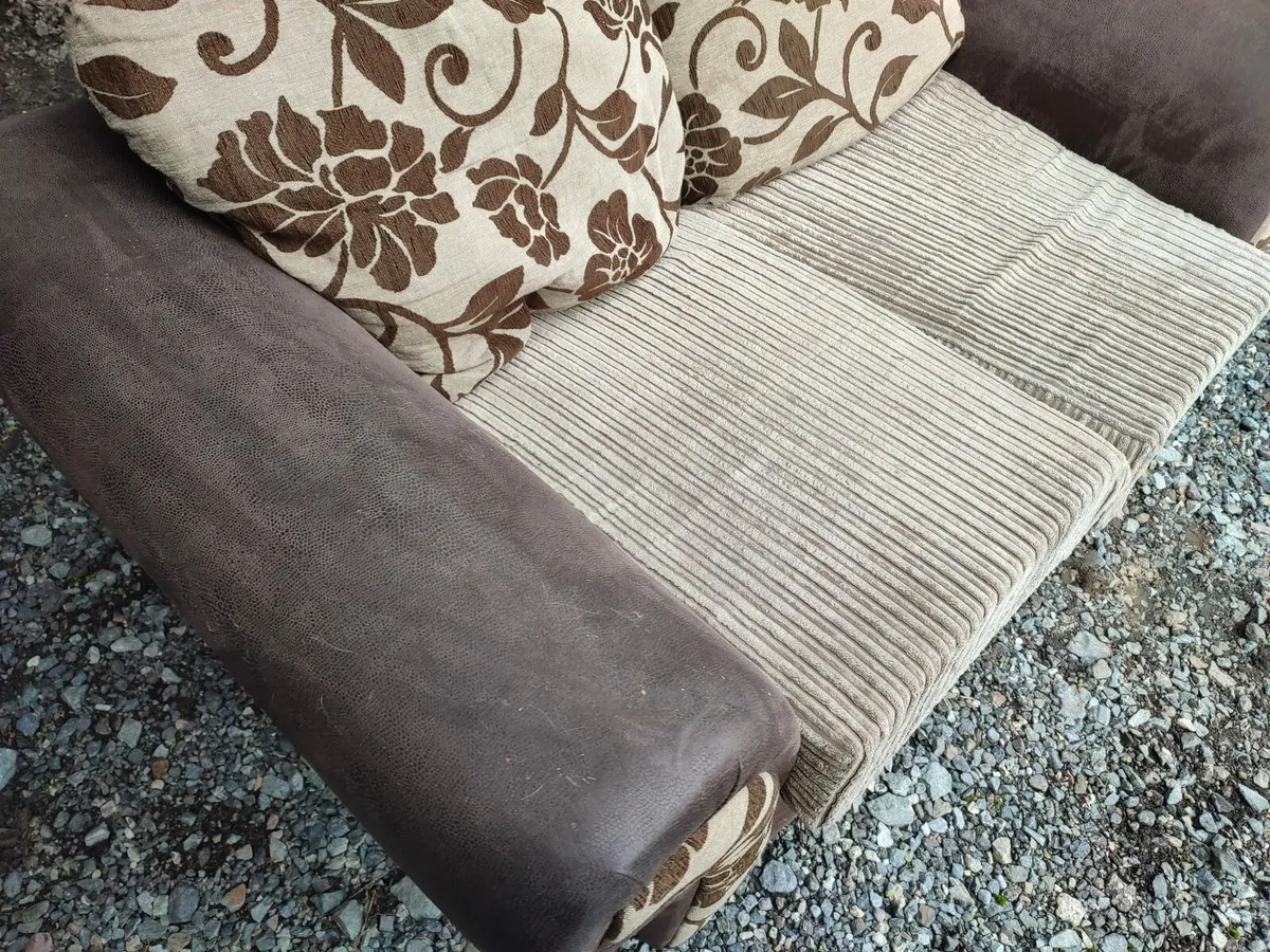 2 Seater Sofa - Image 3