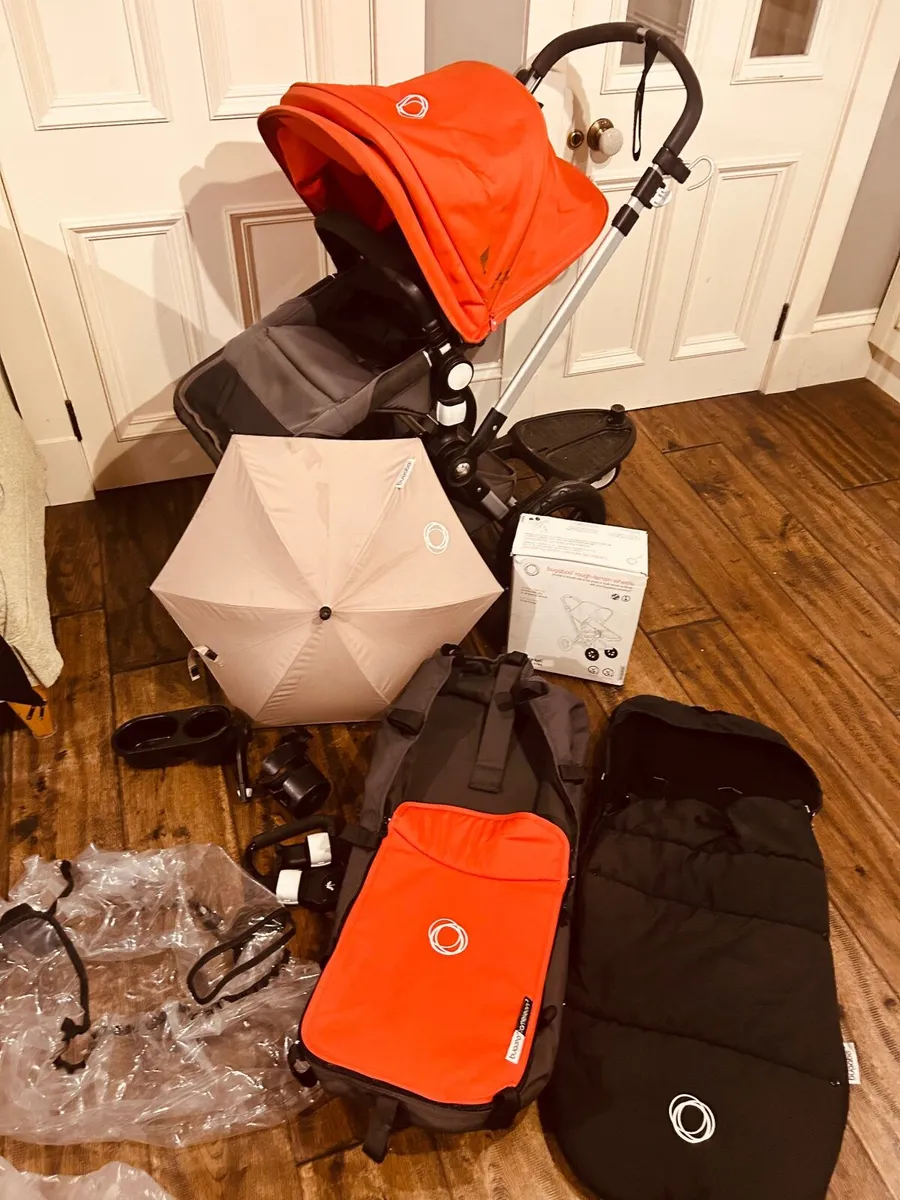 Bugaboo buggy with bassinet - Image 1