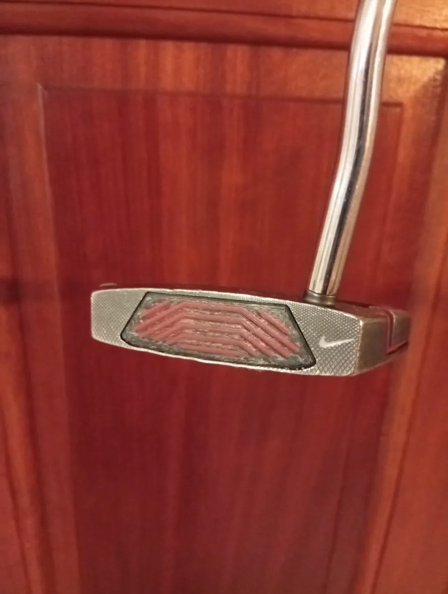 Nike 38 Inch Method Mallet Putter - Image 3