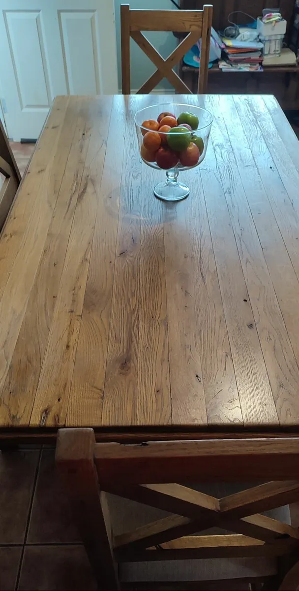 Rustic oak dining table and chairs - Image 2