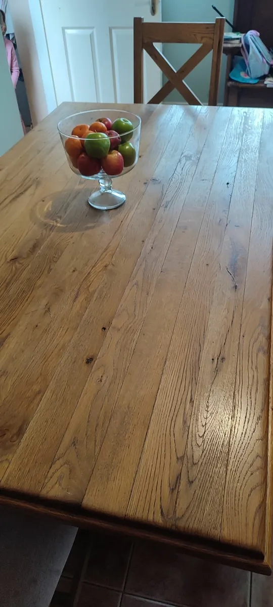 Rustic oak dining table and chairs - Image 3