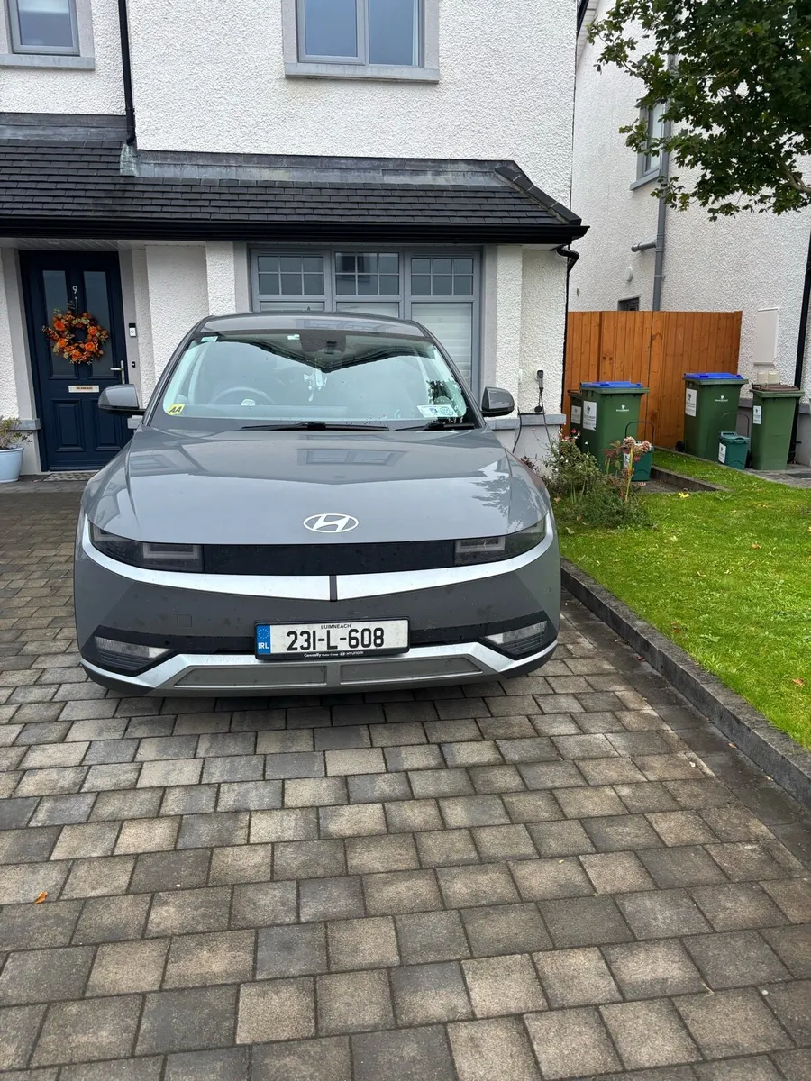 Hyundai Ioniq 5 Exec Plus (58kw Battery) - Image 2