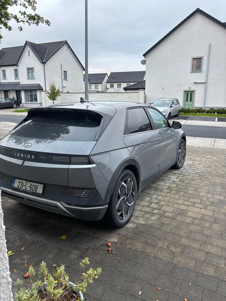 Hyundai Ioniq 5 Exec Plus (58kw Battery) - Image 3