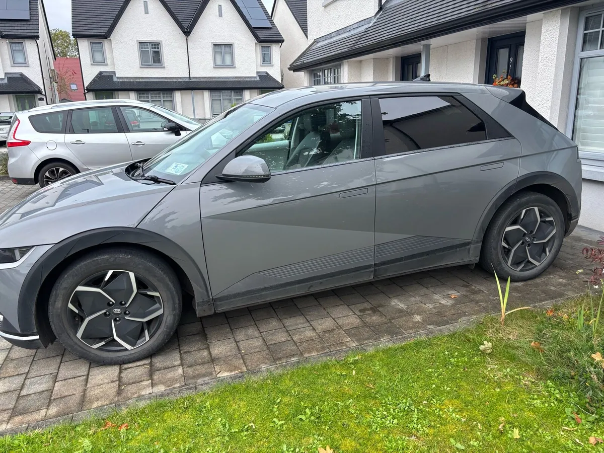 Hyundai Ioniq 5 Exec Plus (58kw Battery) - Image 4