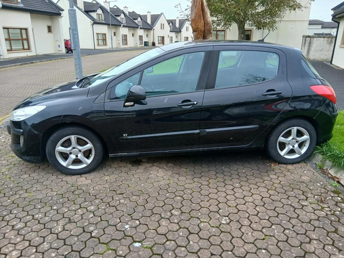 PEUGEOT 308 - Image 2