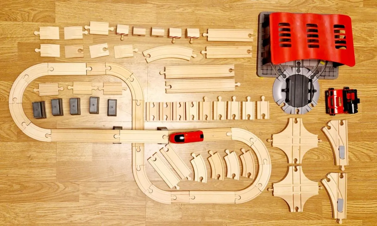 Wooden train set - Image 1