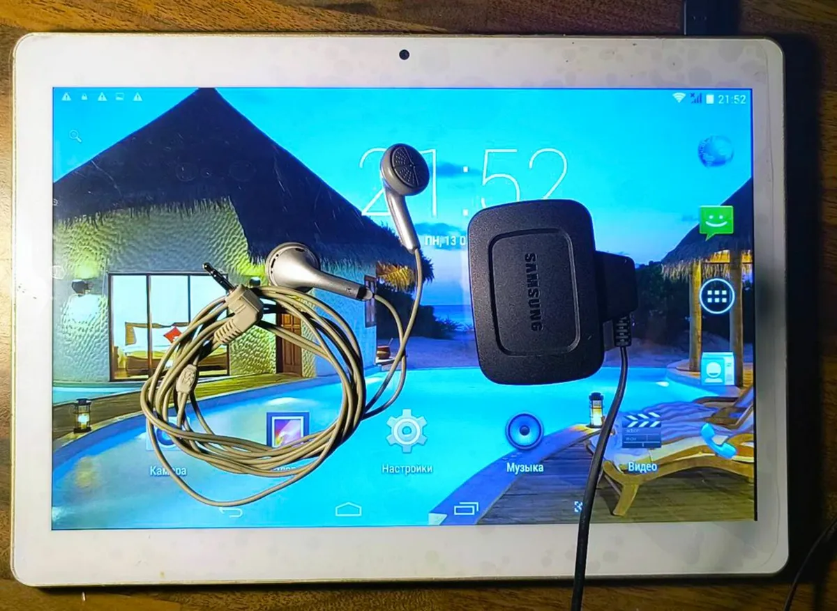 Tablet Phone KT107 10.1" Android 6.0 WiFi 64Gb GPS - Image 1