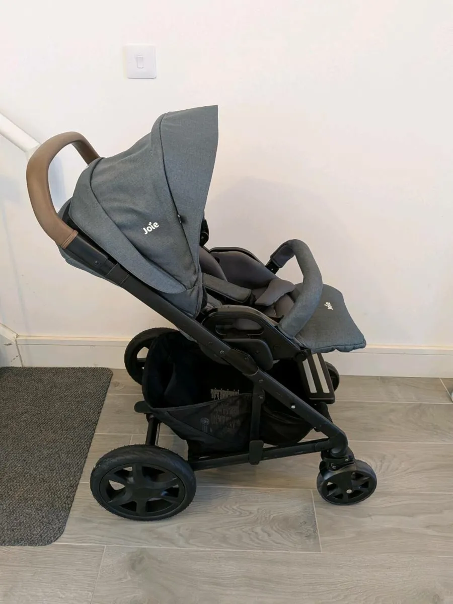 Stroller - Image 3