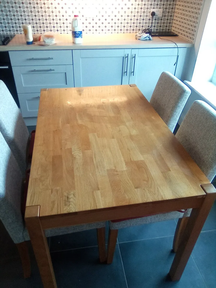 Oak dinning table - Image 1