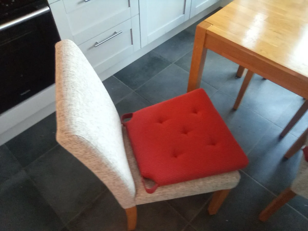 Oak dinning table - Image 4