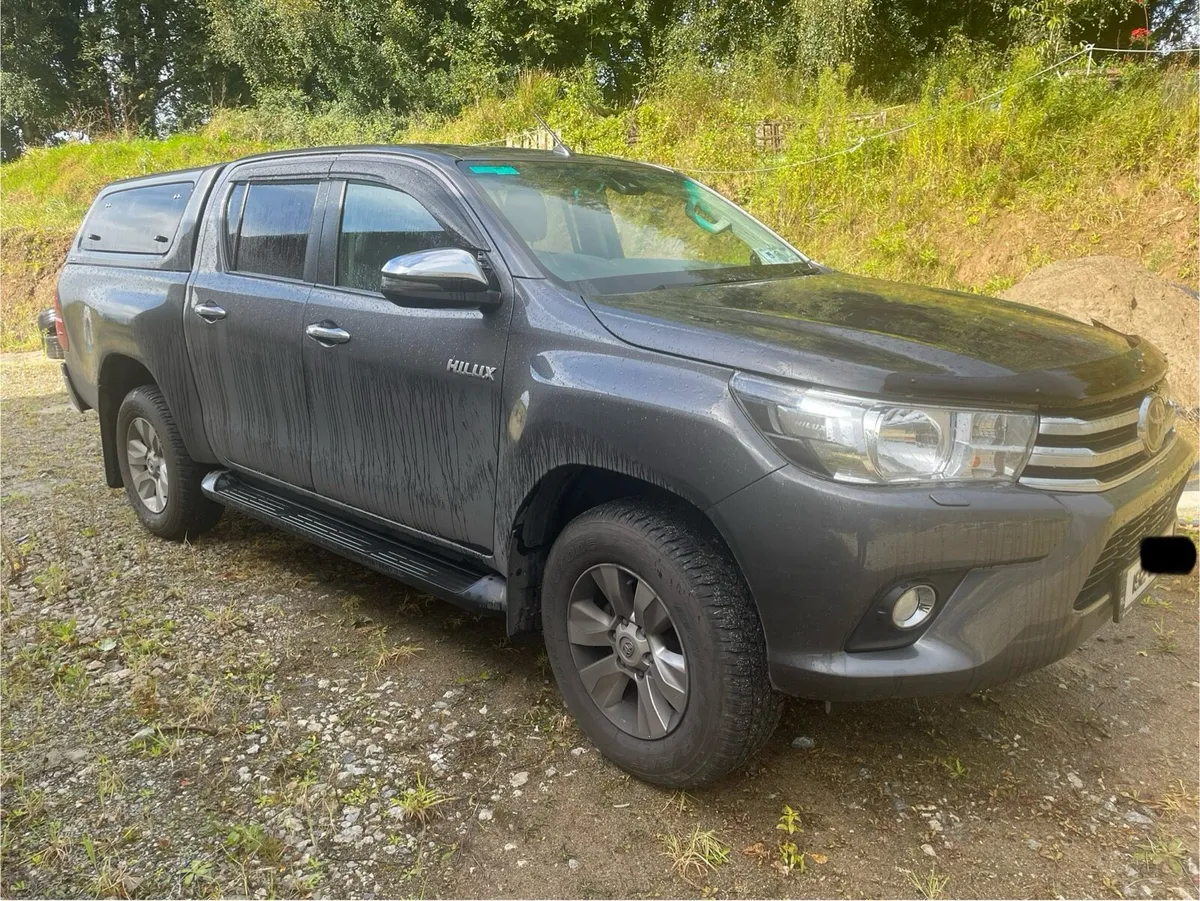 2019(192) Toyota Hilux - Image 4