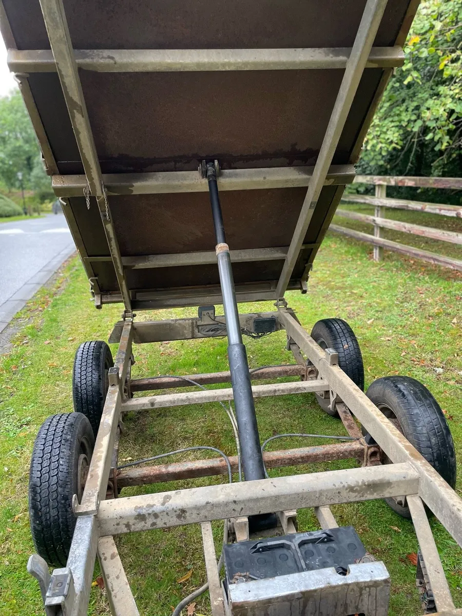Tipping trailer - Image 2