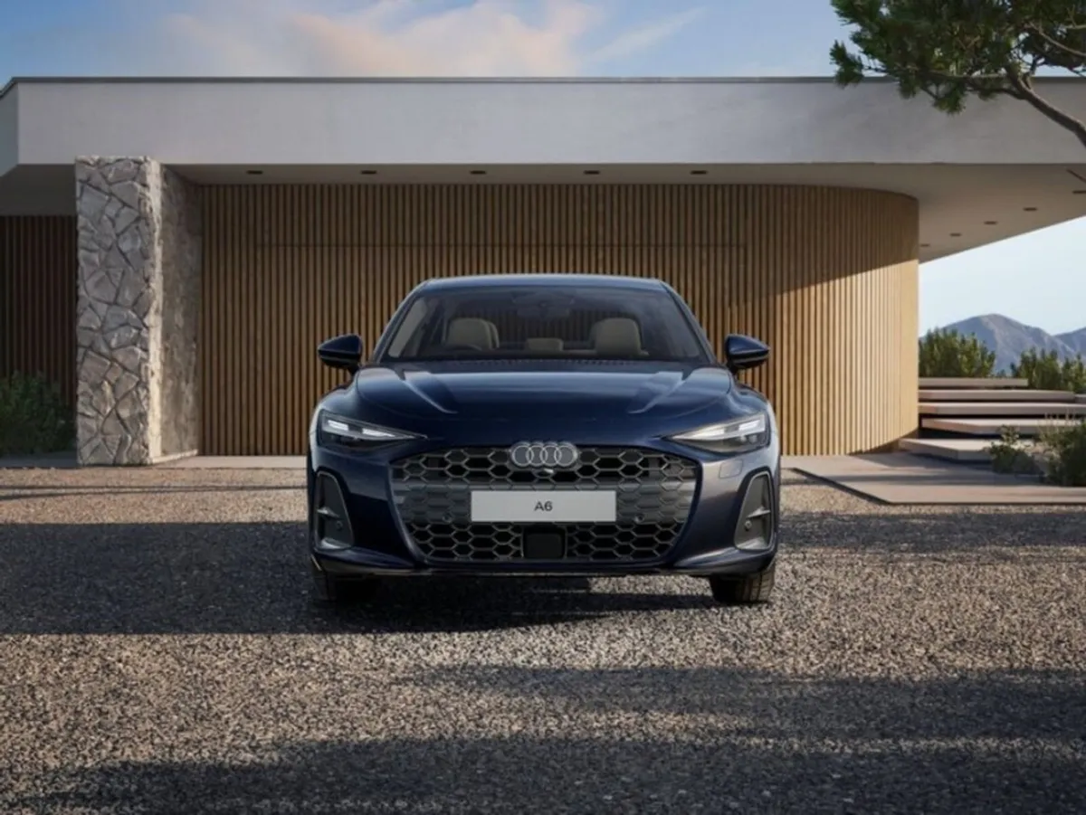 Audi A6 SALOON 2.0TDI 204BHP SE AUTOMATIC WITH COM - Image 2
