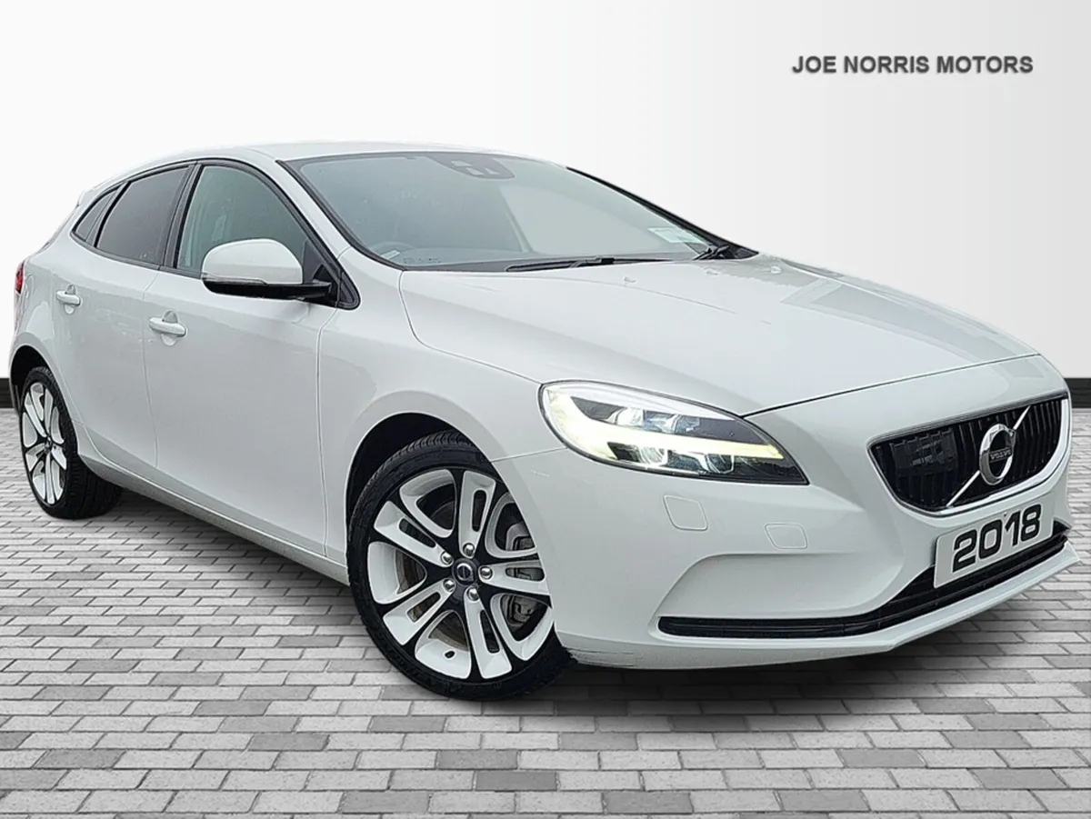 Volvo V40 2.0 DIESEL AUTO D4 Dynamic Edition - Image 1
