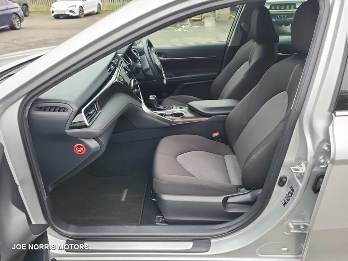 Toyota Camry 2.5 Hybrid G AUTOMATIC - Image 4