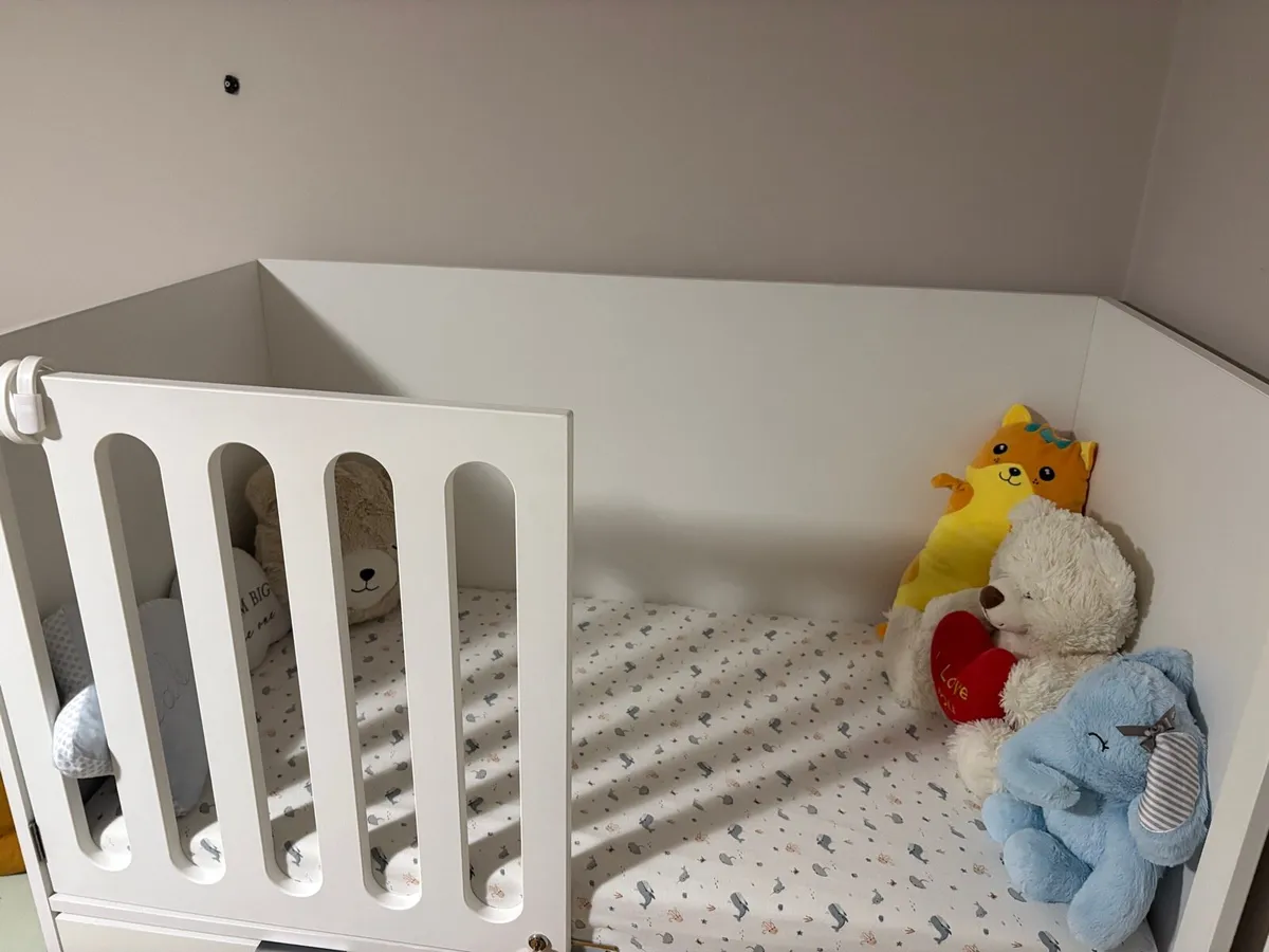 Brand New Baby Cot & Changing Unit - Never Used - Image 3