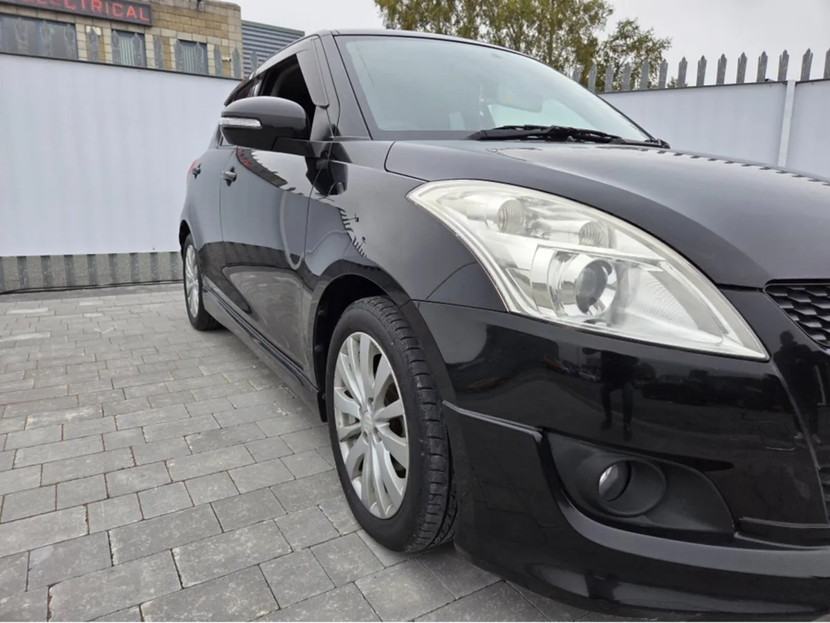 Suzuki Swift DBA-ZC72S - Image 4