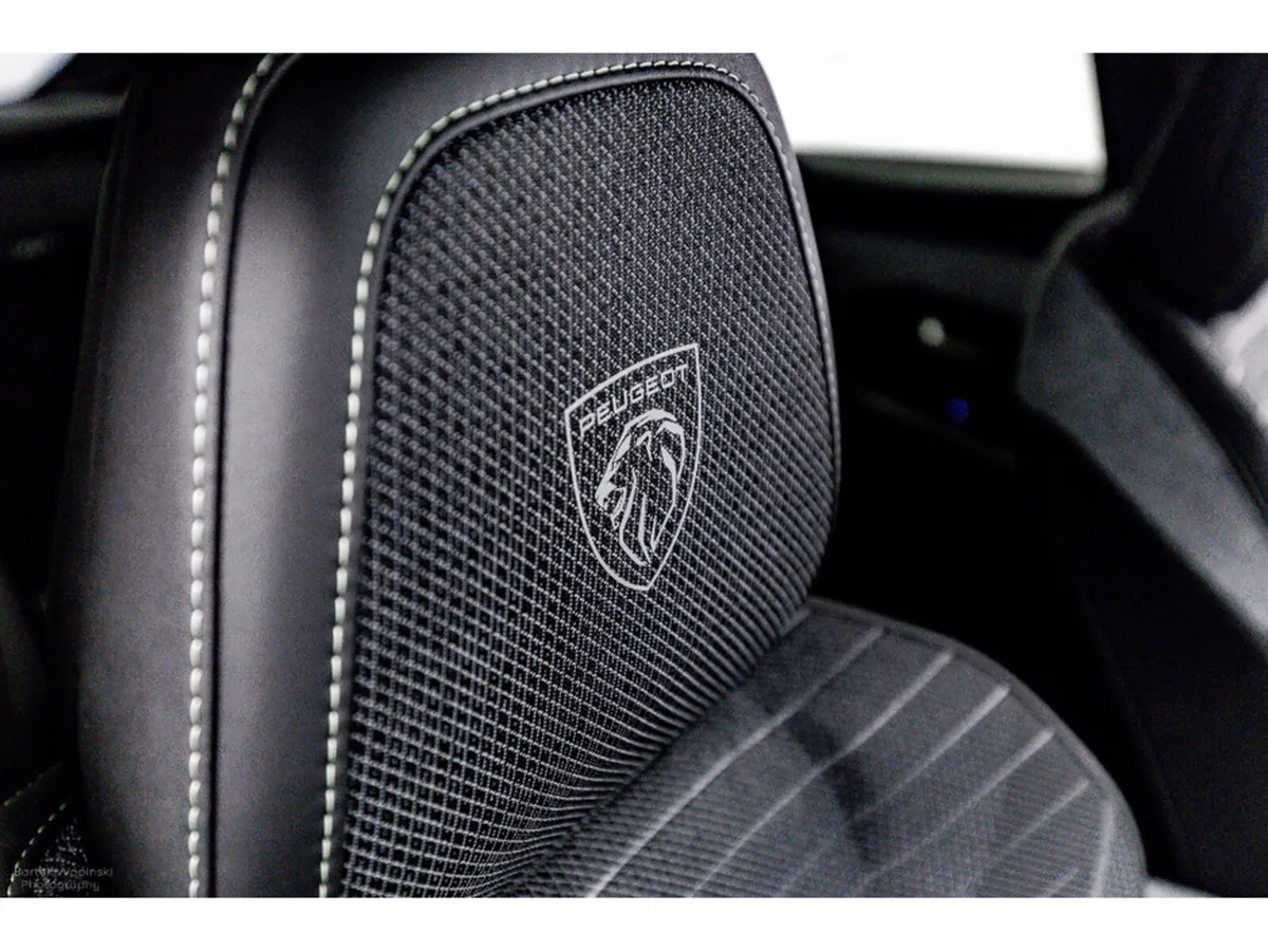 Peugeot 3008 GT Hybrid Auto 145HP - Image 4