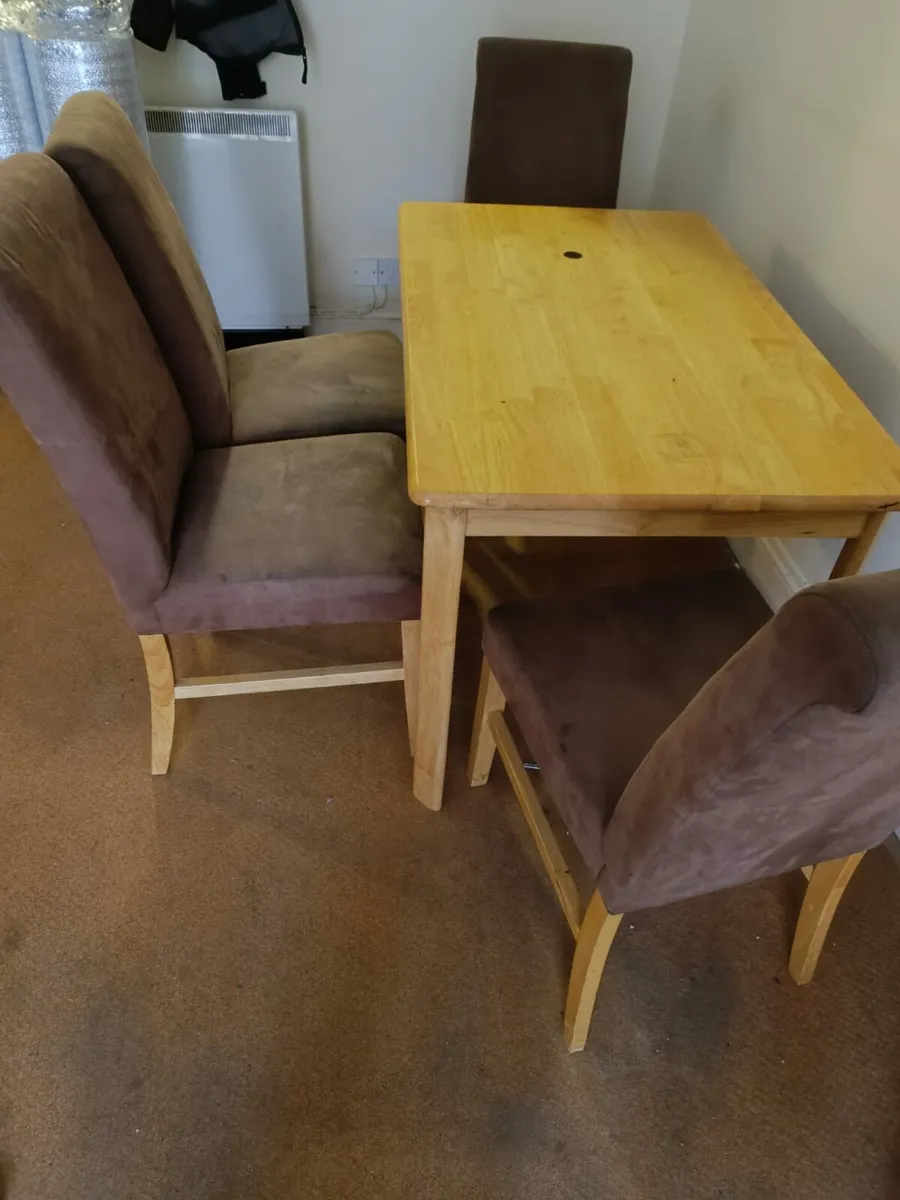 Table and Chairs - Image 1