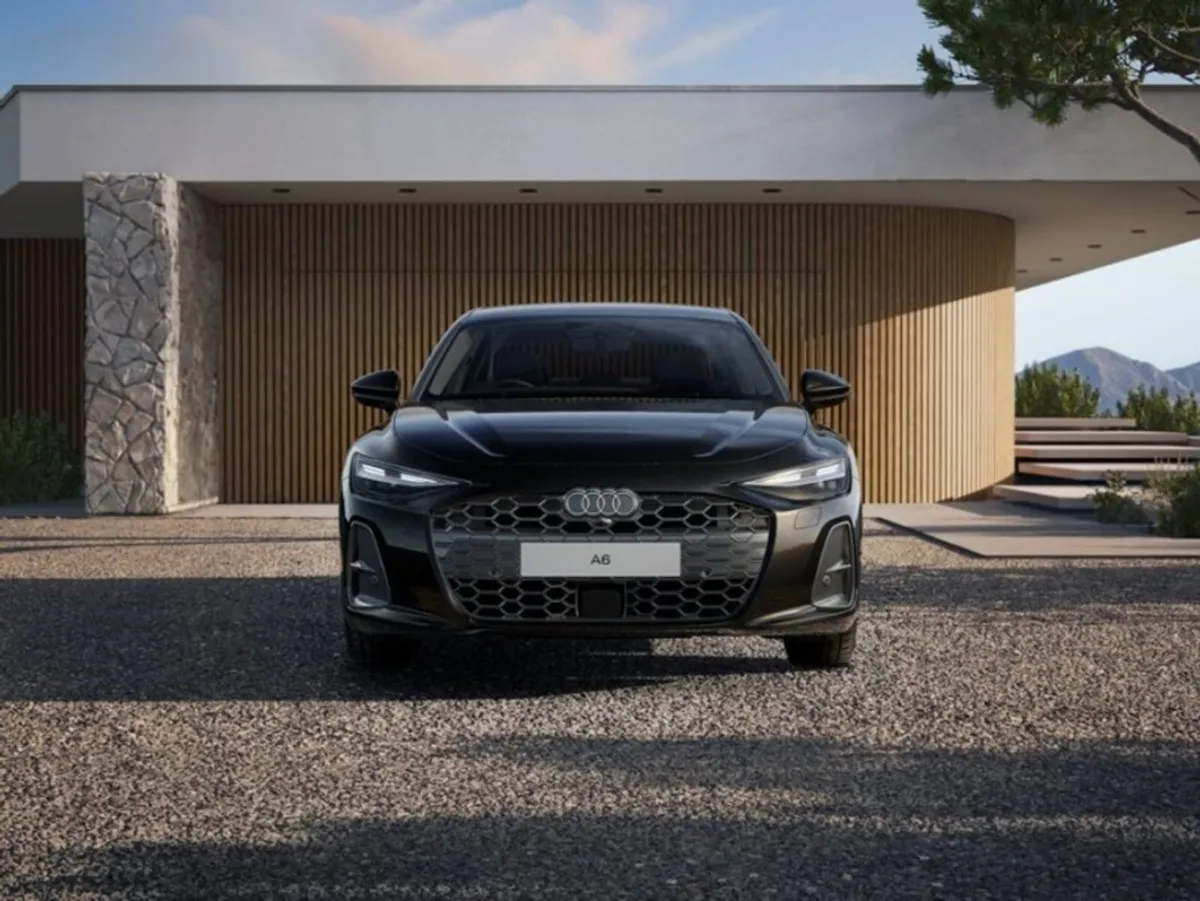 Audi A6 SALOON E-HYBRID SE QUATTRO 220KW AUTOMATIC - Image 2