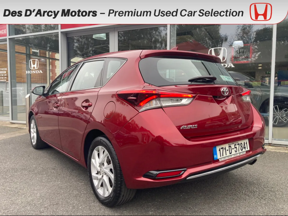 Toyota Auris AUTOMATIC PETROL IMMACULATE CONDITION - Image 2