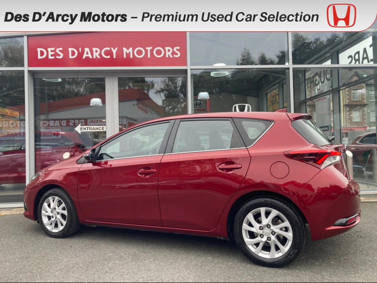 Toyota Auris AUTOMATIC PETROL IMMACULATE CONDITION - Image 4
