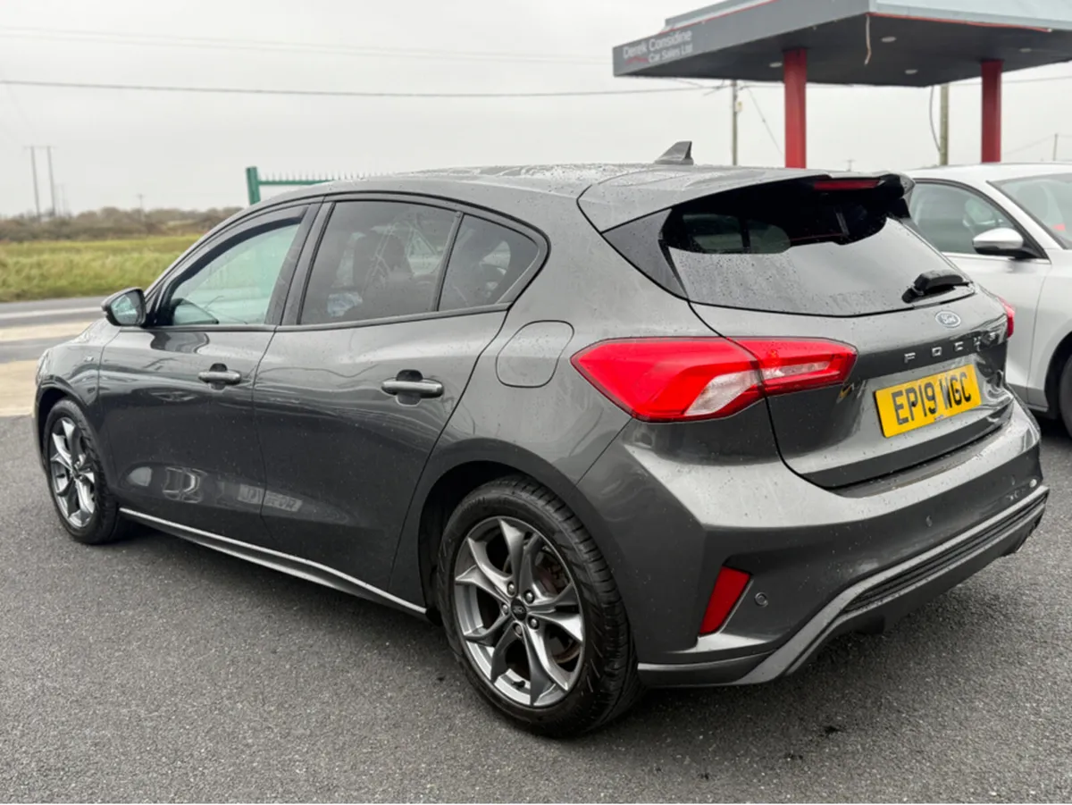 Ford Focus ST-LINE TDCI - Image 4