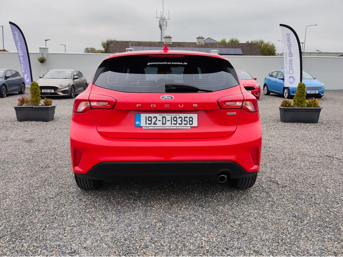 Ford Focus ZETEC 1.5 TDCI 125PS 6SPEED 4DR - Image 3