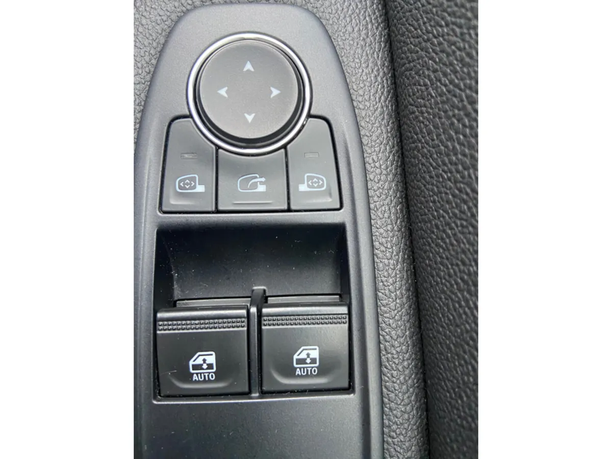 Renault Clio DYNAMIQUE TCE 100 MY19 5DR - Image 3