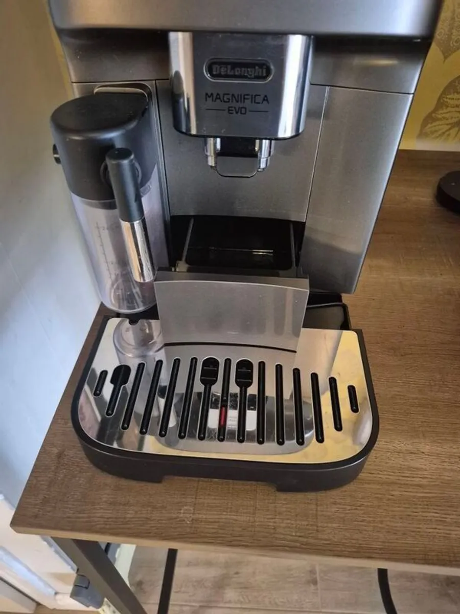 DeLonghi bean to cup coffee machine - Image 3