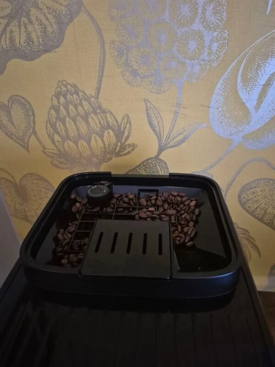 DeLonghi bean to cup coffee machine - Image 4