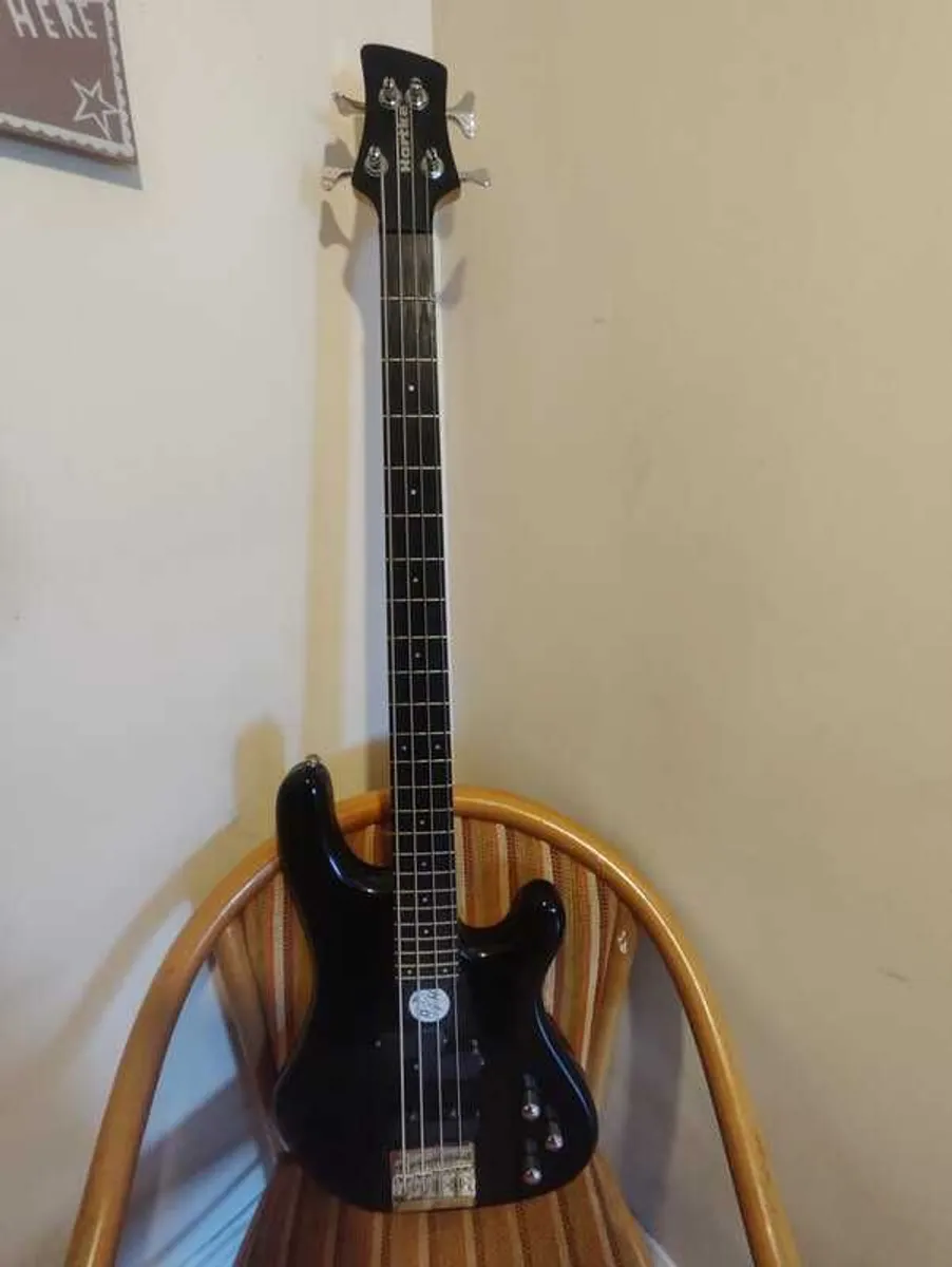 Hartke SB15 Bass - Image 1