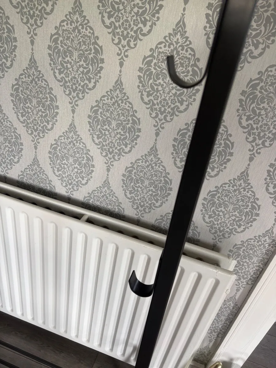 Clothes rail - Image 2
