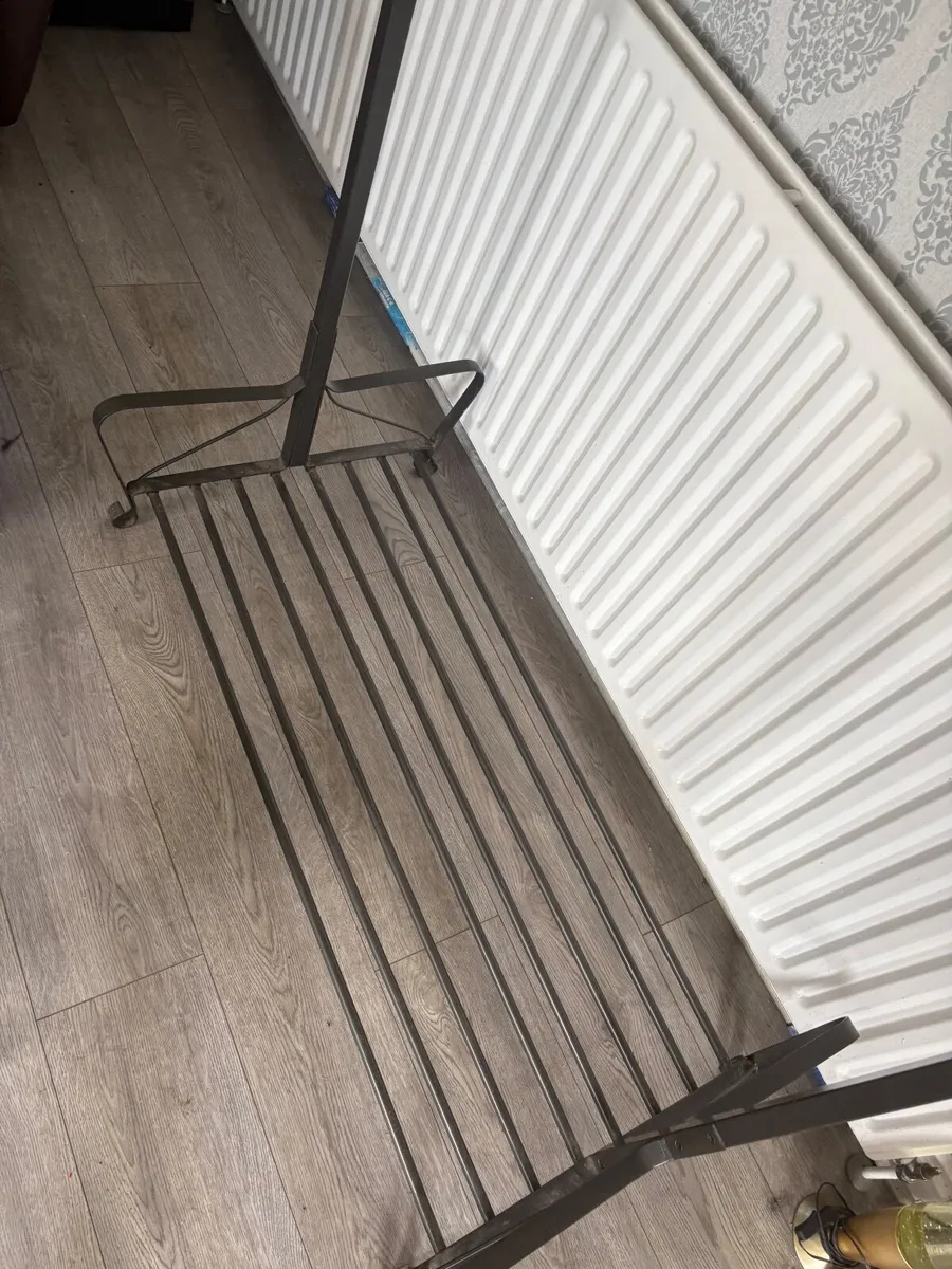 Clothes rail - Image 3