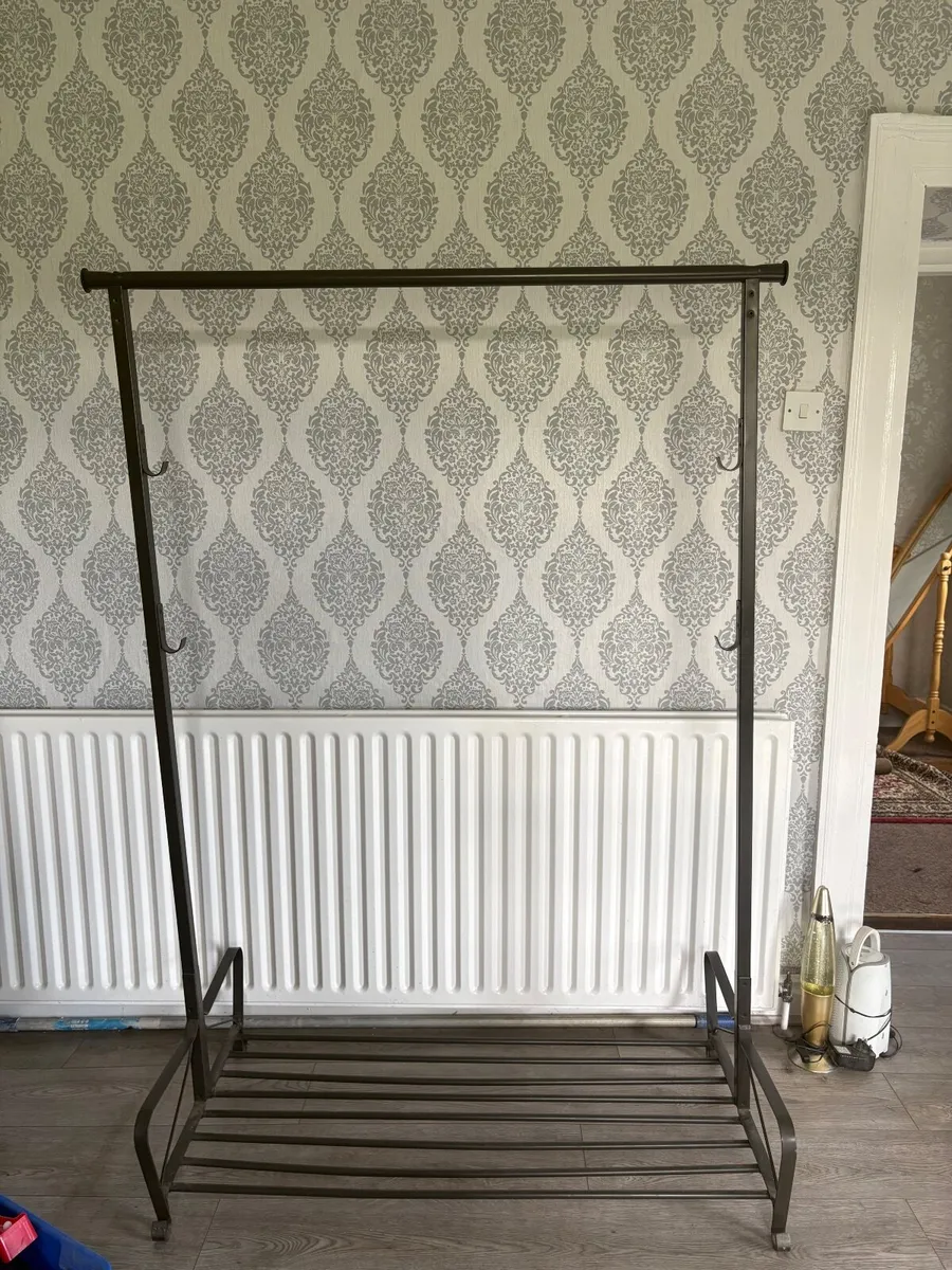 Clothes rail - Image 1