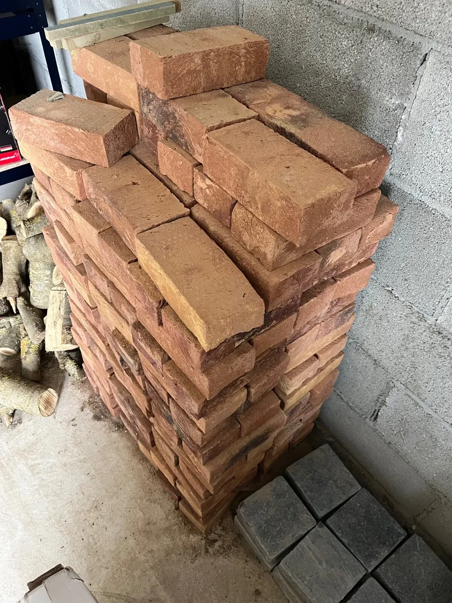 Red bricks - Image 2