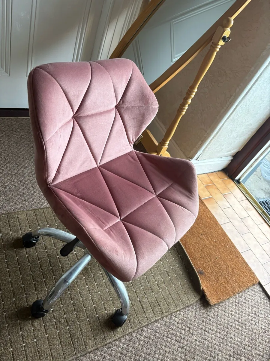 Makeup chair - Image 3