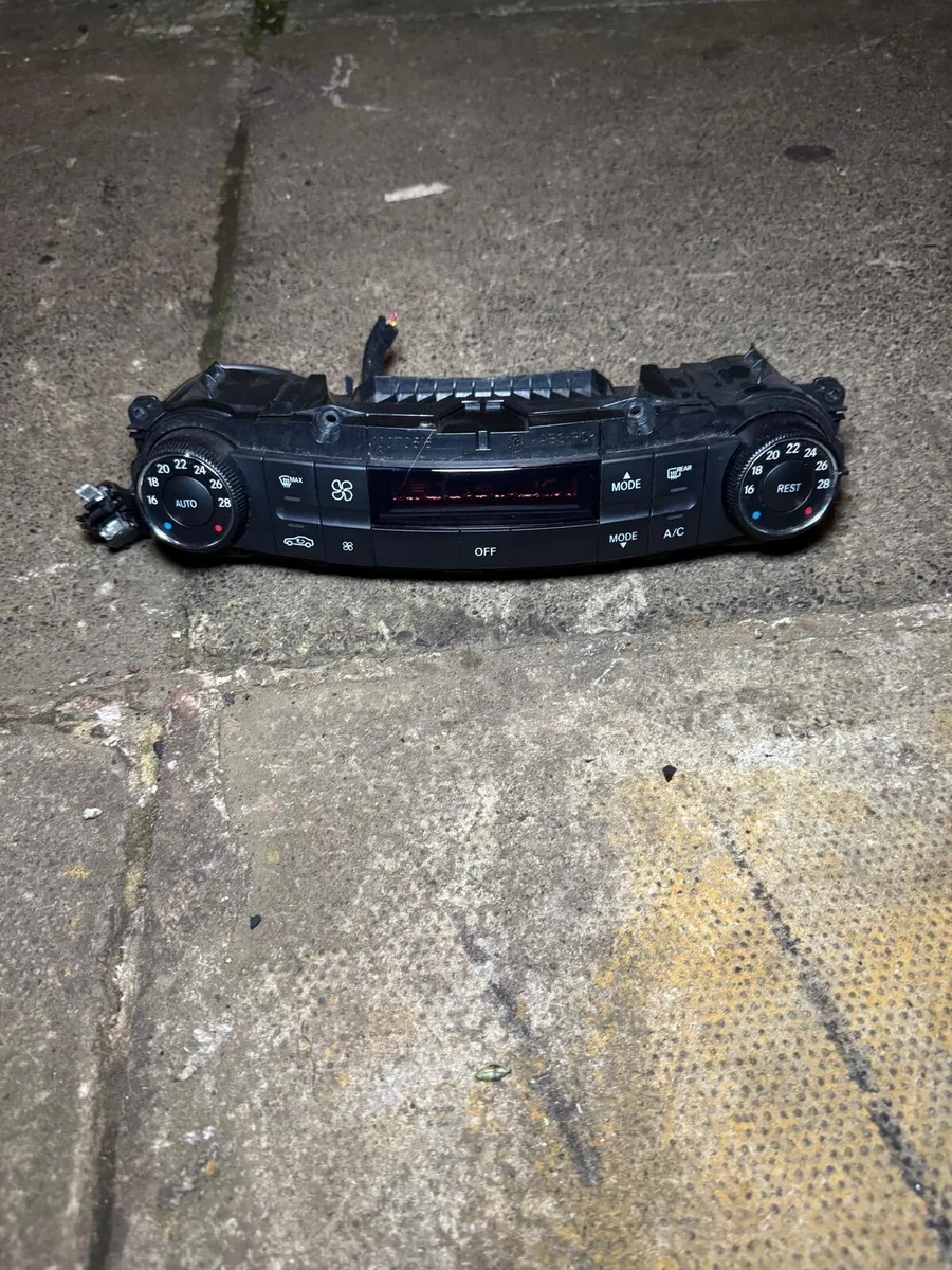 Mercedes cls class 2004-2010 C219 - Image 1